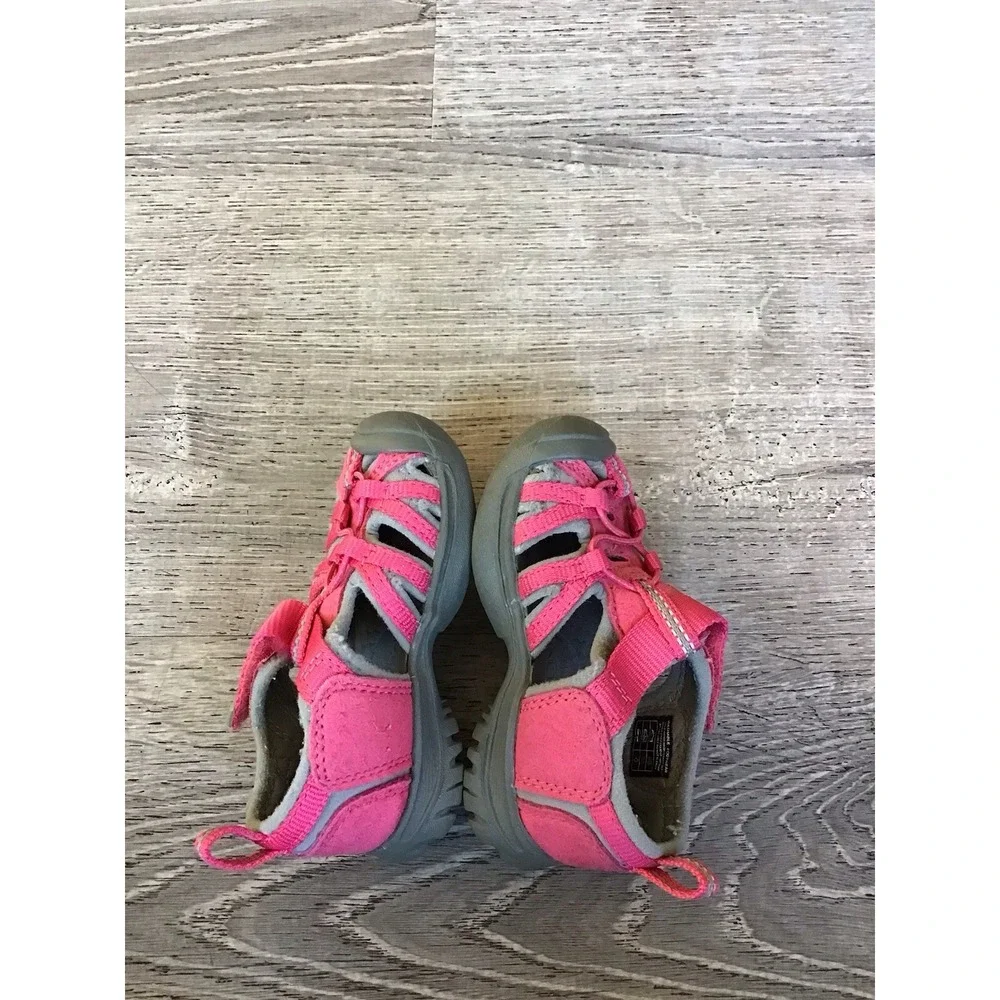 Keen Whisper Baby Girls Size 5 Slip On Water Shoes Sandals 1019213